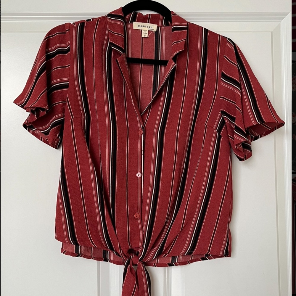 Short sleeve collared tie blouse